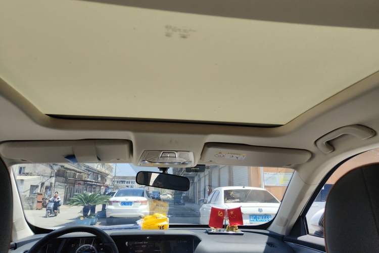 Used Bestune T77 2023 1.5T Automatic Luxury Model Headliner