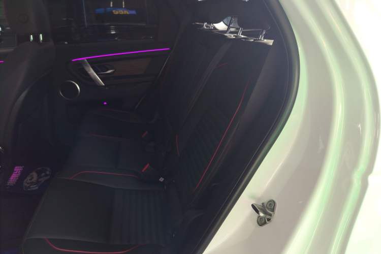 Used Land Rover Discovery Sport 2020 249 PS R-Dynamic Performance Tech Edition 7 Seats
