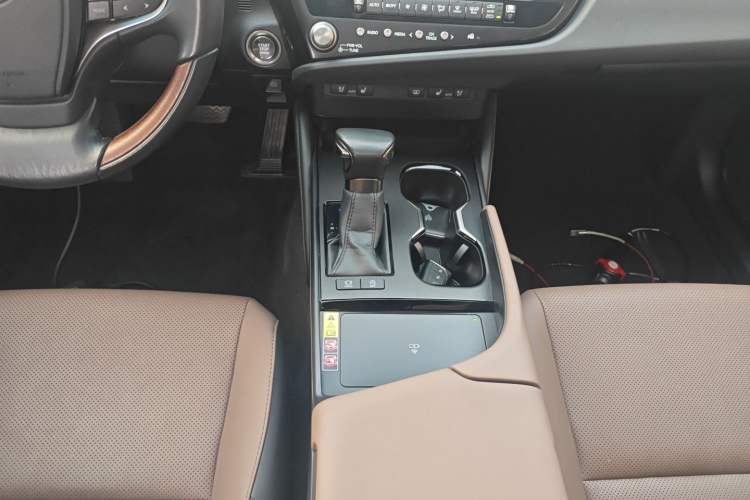 Used Lexus ES 2022 200 Luxury Edition
