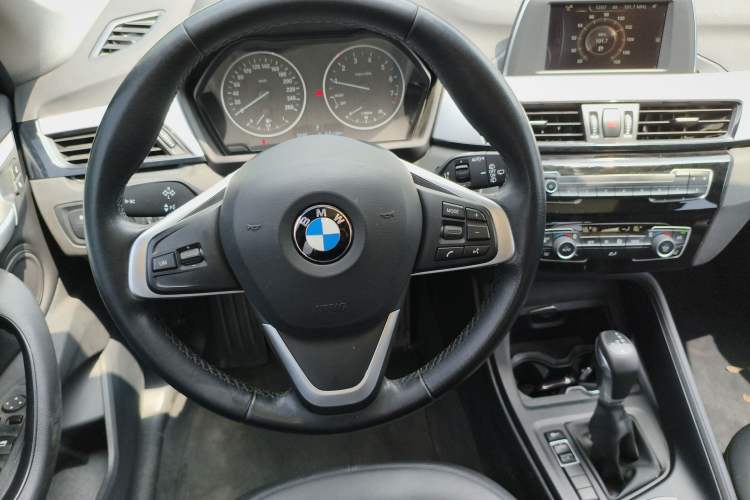 Used BMW X1 2016 sDrive18Li Fashion Model Steering Wheel