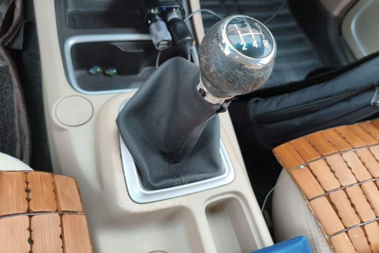 Used Jinbei 750 2016 1.5L Luxury Model Gear Lever