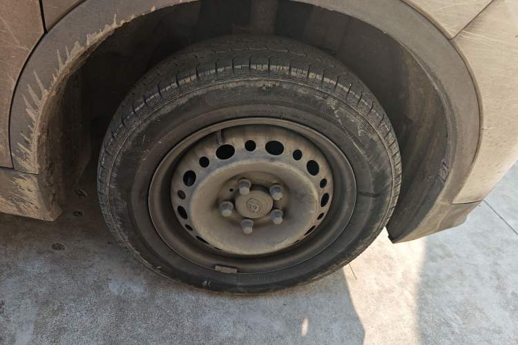 Used SAIC MAXUS EV30 2022 Pure-Electric Smart Logistics Expert with Long Wheelbase Guoxuan