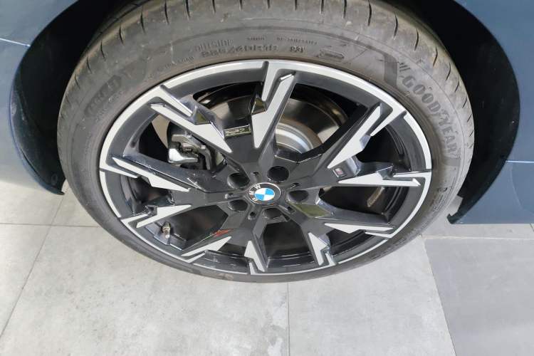 Used BMW 2 Series 2025 225L M Sport Night Edition Package Right Rear Wheel Hub