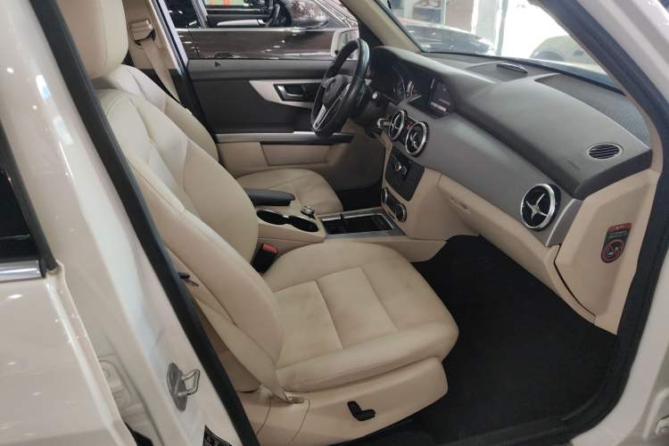 Used Mercedes-Benz GLK-Class 2015 GLK 260 4MATIC Dynamic Edition Ultimate Version
