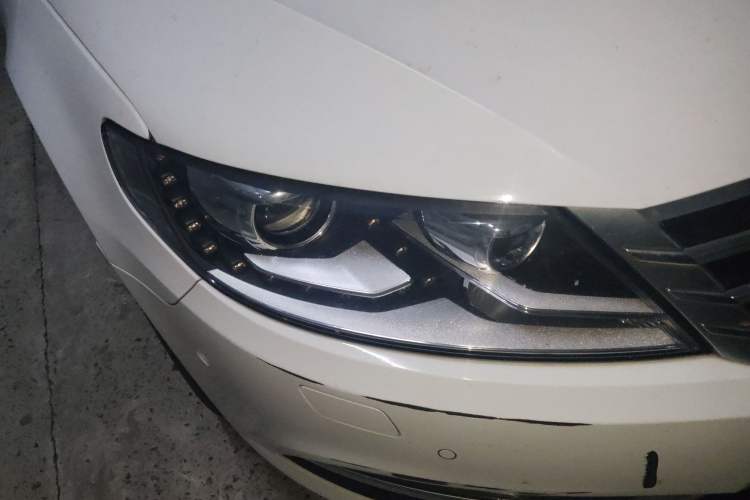 Used Volkswagen FAW-Volkswagen CC 2016 1.8TSI Luxury Model Right Front Headlight