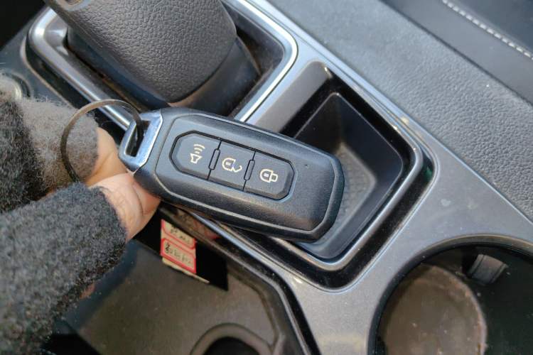 Used JMC Yuhu 7 2020 2.0T Diesel Automatic 2WD Comfort Plus Long Wheelbase China VI Emission Standard JX4D20A6L
