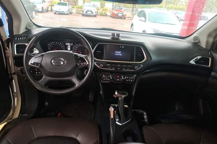 Used GAC Trumpchi GS4 2015 200T G-DCT Luxury Edition Center Console