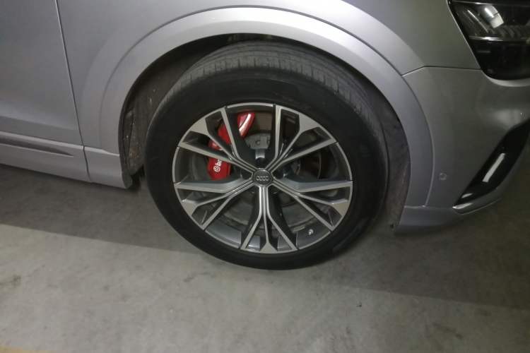 Used Audi Q8 2019 55 TFSI Prestige Dynamic Edition Right Front Wheel Hub