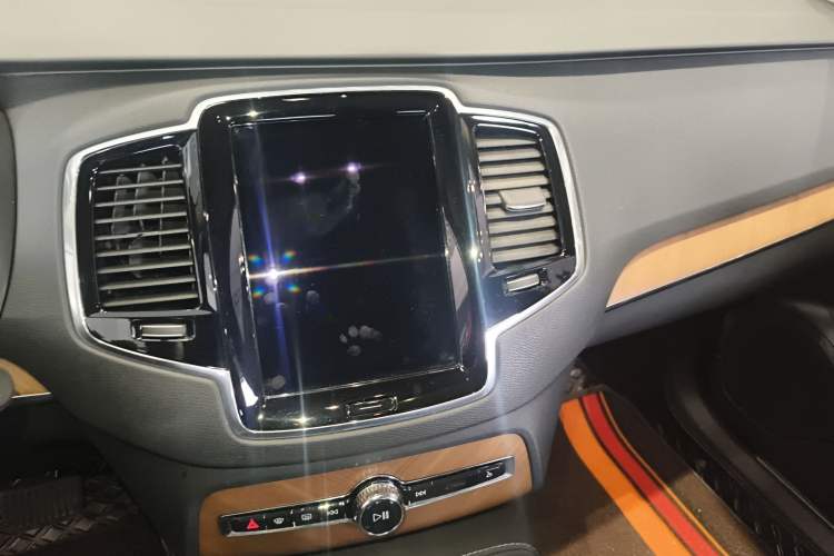 Used Volvo XC90 2017 T6 Zhiya Edition 5-seater Audio And AC Panel