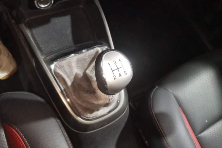 Used CHANGAN CS15 2016 1.5L Manual Fashion Edition
