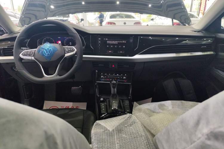 Used Volkswagen Passat 2026 Model, Outstanding 380TSI Longteng Edition