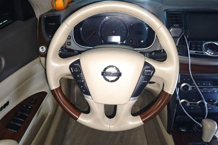 Used Nissan Teana 2009 Duke 2.5L XV VIP Deluxe Edition Steering Wheel