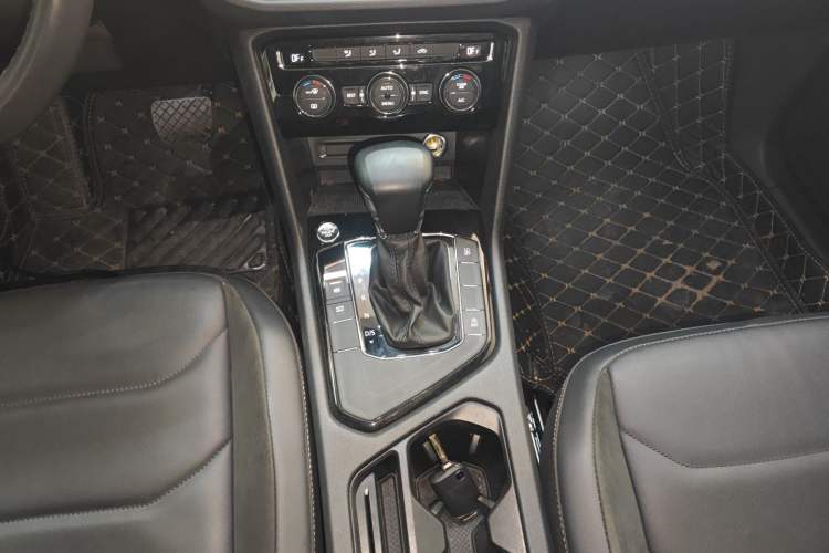 Used Volkswagen Tiguan L 2021 330TSI Automatic Two-Wheel Drive Smart Edition