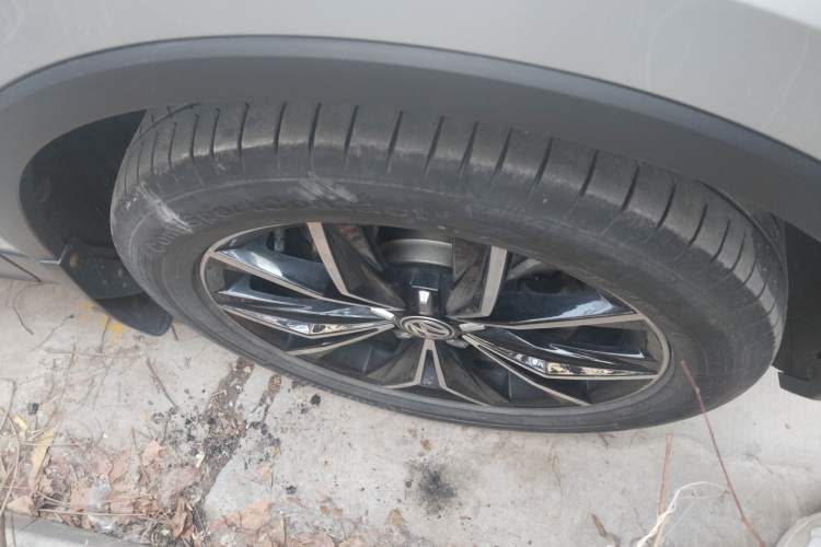 Used Volkswagen Tiguan L 2019 330TSI Automatic Two-Wheel Drive Smart Luxury Version China VI Standard Right Front Wheel Hub