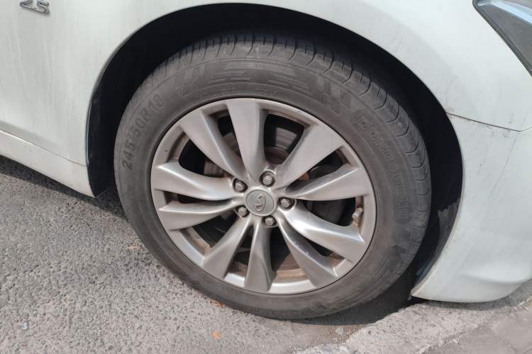 Used Infiniti Q70 2013 Q70L 2.5L Elegance Edition Right Front Wheel Hub