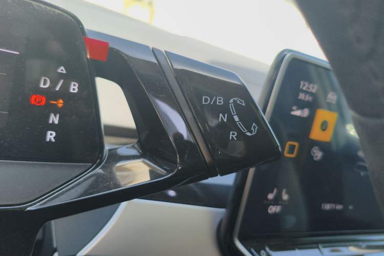 Used Volkswagen ID.6 CROZZ 2022 Long-Range PRO Edition Gear Lever