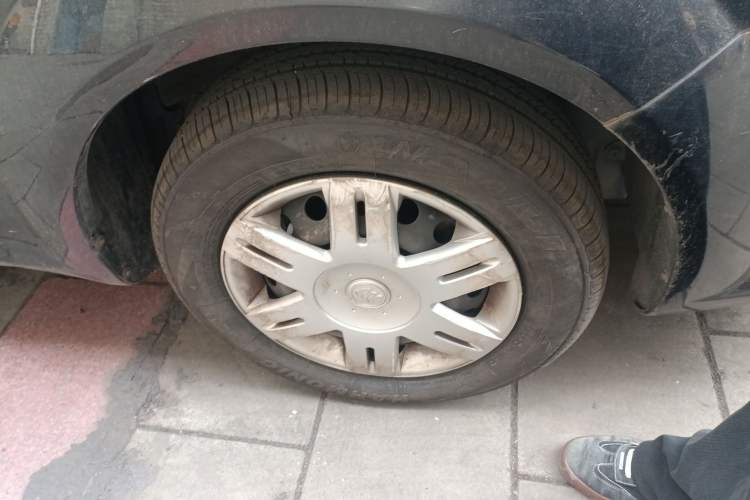 Used Buick Excelle 2013 1.5L Automatic Classic Model Right Front Wheel Hub