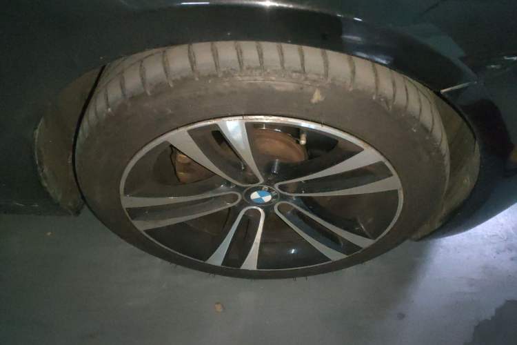 Used BMW 3 Series 2019 320Li M Luxury Package Right Front Wheel Hub