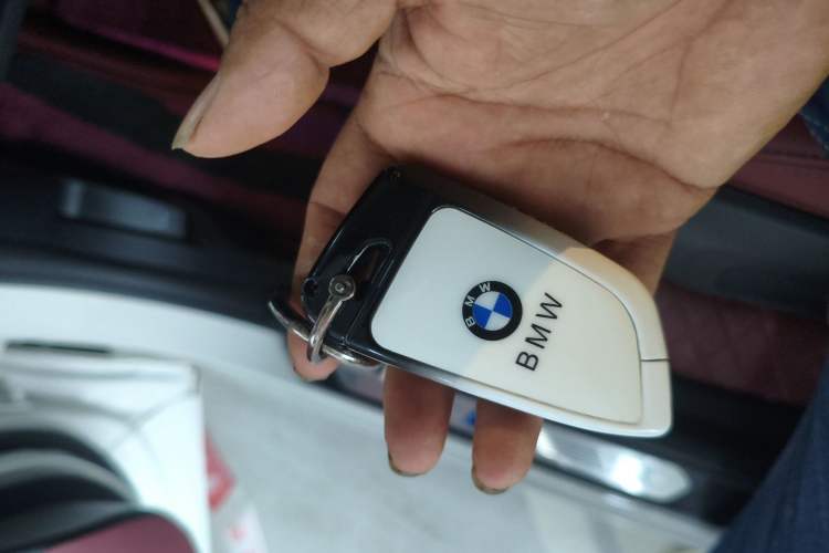 Used BMW X4 2022 xDrive 25i M Sport Package Interior 1