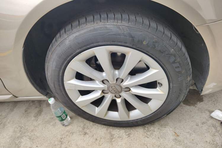 Used Audi A6L 2014 TFSI Standard Model Right Front Wheel Hub