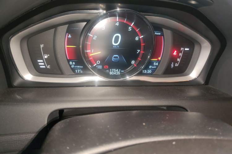 Used Volvo XC60 2015 T5 AWD Zhiyuan Edition Odometer Close Up