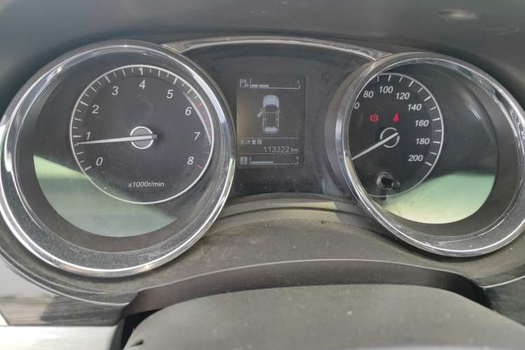 Used Baojun 730 2016 1.5L Manual Comfort Version 7 Seats China V Emission Standard Odometer Close Up