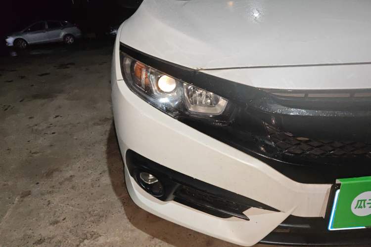 Used Honda Civic 2016 220TURBO CVT Luxury Edition Right Front Headlight