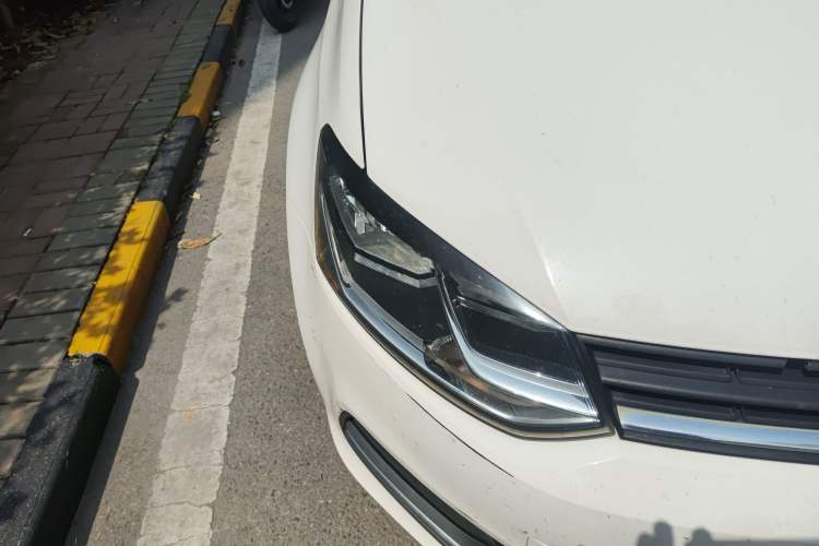 Used Volkswagen Polo 2016 1.6L Automatic Comfort Model Right Front Headlight