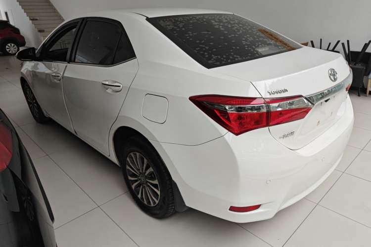 Used Toyota Corolla 2017 Revised Version 1.2T S-CVT GL Exterior 2