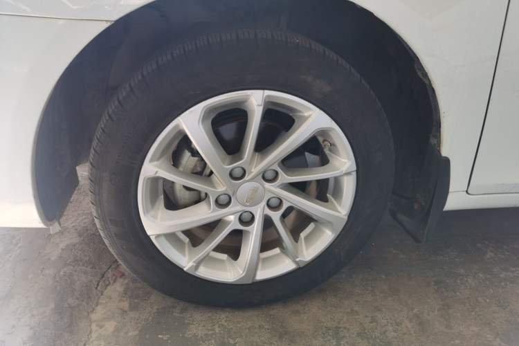 Used Geely Auto Emgrand 2021 UP 1.5L CVT Luxury Model Left Front Wheel Hub