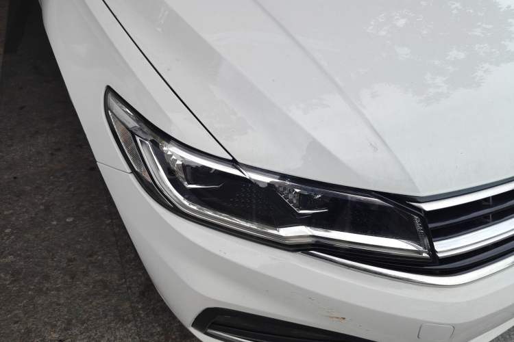 Used Volkswagen Bora 2021 280TSI DSG Elite Smart Connectivity Version Right Front Headlight