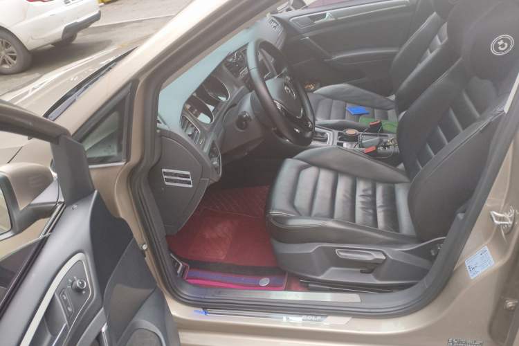 Used Volkswagen Golf 2016 230TSI Automatic Luxury Version Driver Seat