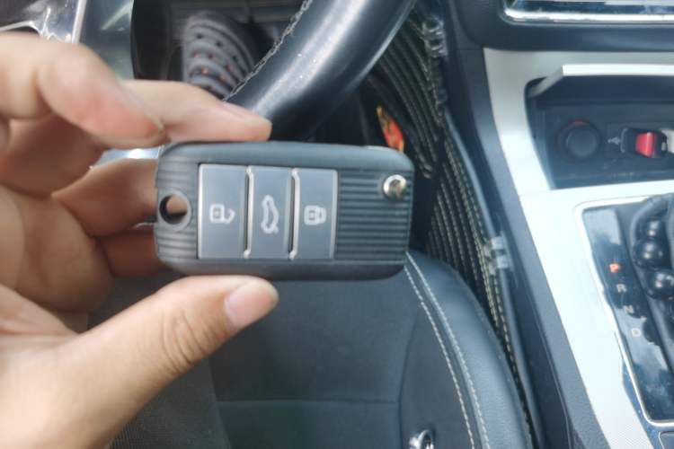 Used Roewe RX5 New Energy 2017 eRX5 50T Hybrid Connected Prestige Flagship Edition
