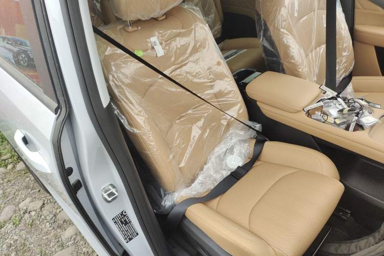 Used Wuling Wuling Starlight 730 2025 Model Plug-in Hybrid 125km Luxury Edition