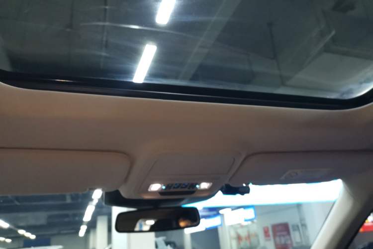 Used Ford Explorer 2023 EcoBoost 285 Four-Wheel Drive Titanium Edition 7-Seater Headliner