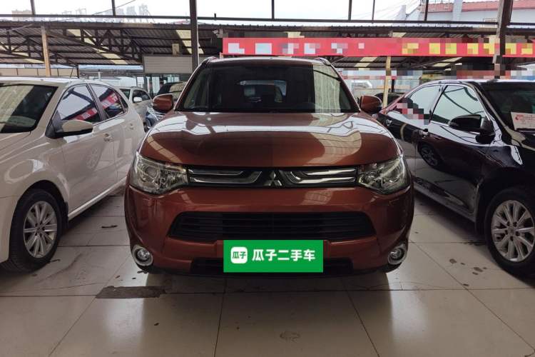 Used Mitsubishi Outlander 2013 2.4L 4x4 Luxury Navigation Edition 5 Seats