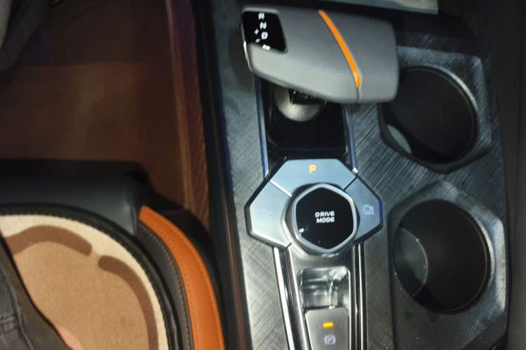 Used CHANGAN UNI-V 2023 1.5T Prestige Model Gear Lever