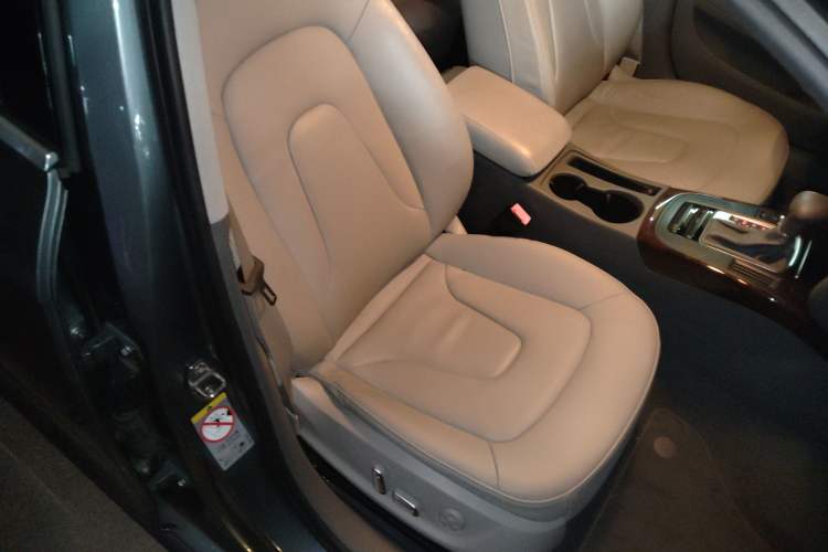 Used Audi A4L 2015 35 TFSI Automatic Comfort Model
