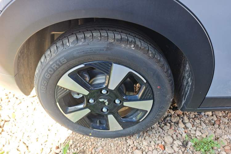 Used Wuling Bingo PLUS 2024 510 km Range 5-Seater Version Right Rear Wheel Hub