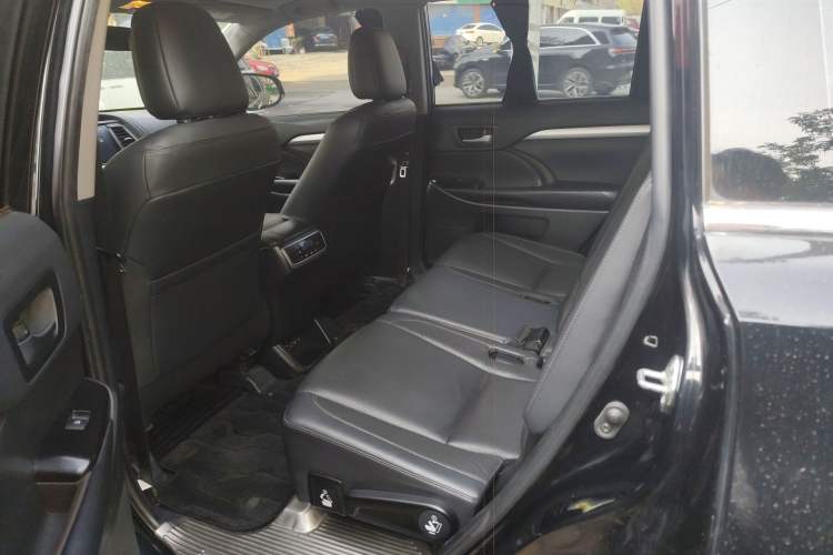Used Toyota Highlander 2018 2.0T Four-Wheel Drive Prestige Version 7 Seats China VI Standard Left Rear Seat