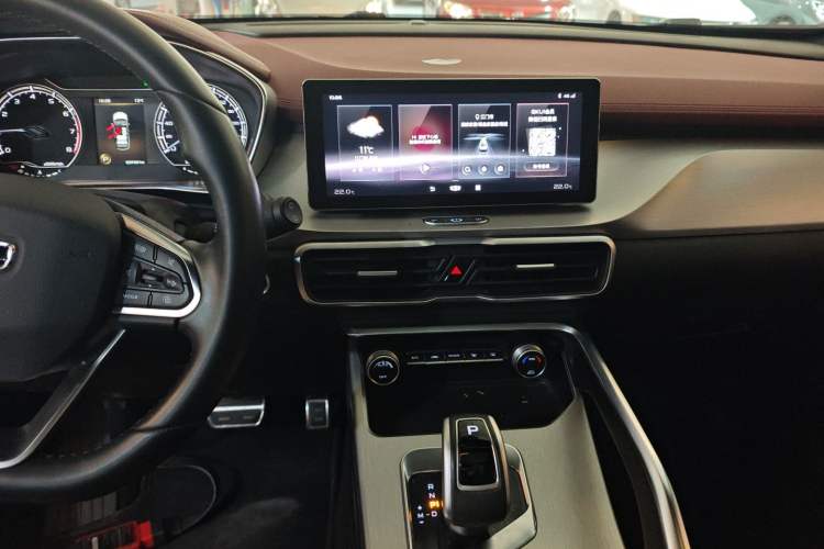 Used Geely Auto Coolray 2020 Facelift 240T DCT Hunter
