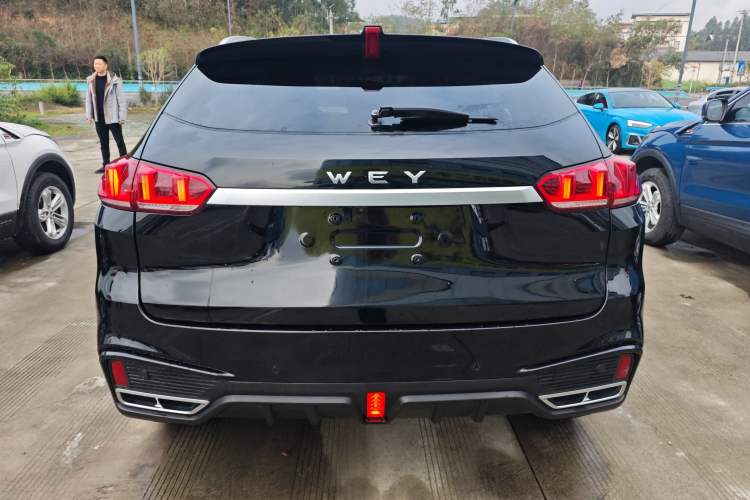 Used Wey VV5 2021 1.5T Two-Wheel Drive Color Pioneer
