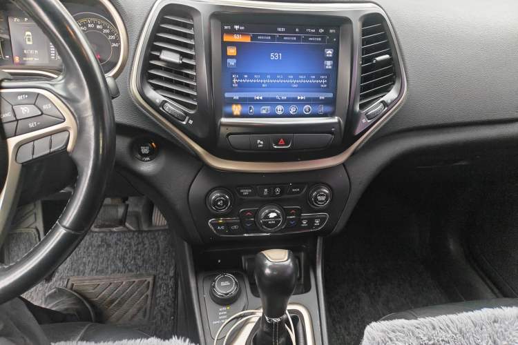 Used Jeep Cherokee 2016 2.4L Professional Smart Version