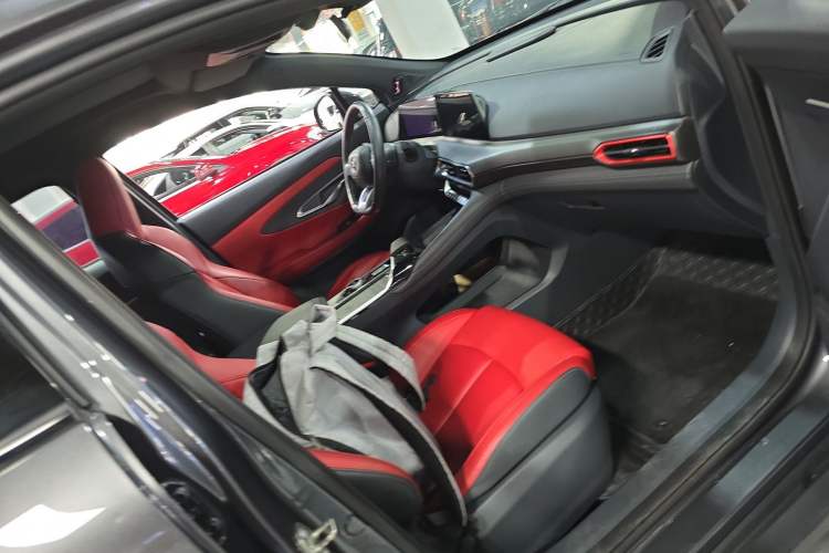 Used Changan UNI-T 2020 1.5T Prestige Version