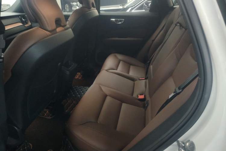 Used Volvo XC60 2024 B5 4x4 Smart Luxury Edition