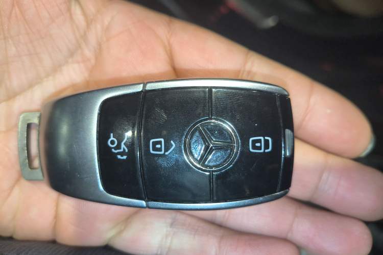 Used Mercedes-Benz E-Class 2020 Restyled E 300 L Sporty and Stylish Edition
