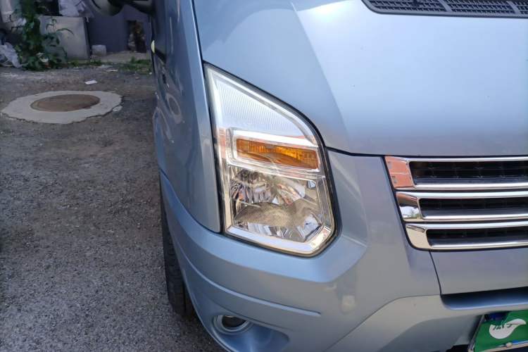 Used Ford Transit Custom 2015 2.4T Short Wheelbase 7-Seater Mid-Height Passenger Van
