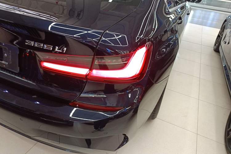 Used BMW 3 Series 2022 325Li M Sport Package Right Rear Taillight