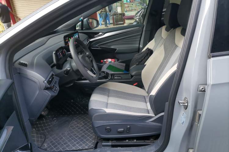 Used Volkswagen ID.4 CROZZ 2021 Long-Range PURE+ Two-Wheel Drive Version