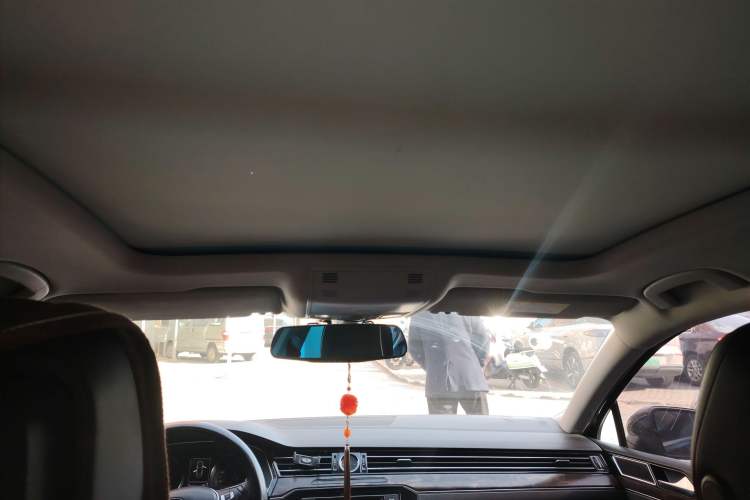 Used Volkswagen Magotan 2017 330TSI DSG Luxury Model Headliner